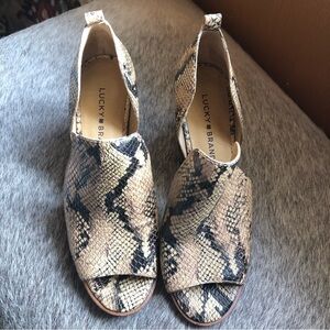 Lucky Brand open toe lizard skin wood chunky heel sandal boot slip on size 8